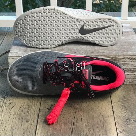 NWT Nike Metcon 3 Cool Grey Red WMNS - Picture 6 of 8